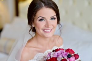 beauty-bride-with-bouquet